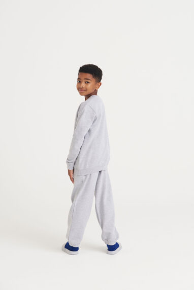 KIDS’ AWDIS SWEAT image 4