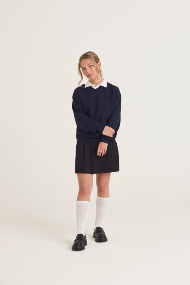 ACADEMY V-NECK SWEATSHIRT image 4